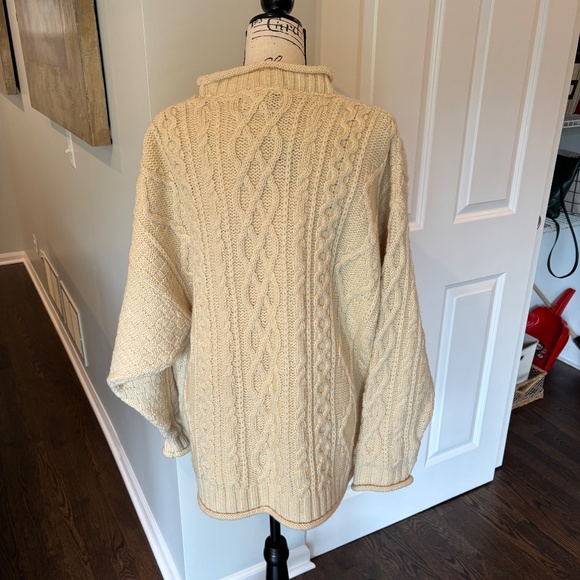 Never worn vintage Celtic Country wool cable knit sweater - Picture 6 of 9